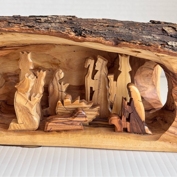 Nativity Scene with Olive Wood Bark Hand Made Christmas from Bethlehem - Picture 5 of 11